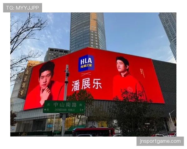 潘展乐家的冰箱里只放蛋白粉和冰块